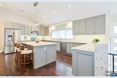 655 Floyd Street, Englewood Cliffs, NJ 07632 - Photo 9