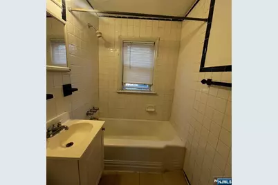 165 Woods Avenue 2nd Fl. #2nd Fl., Bergenfield, NJ 07621 - Photo 23