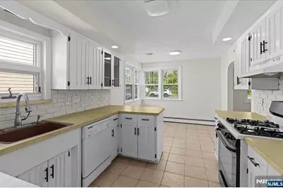 29 Graham Terrace, Saddle Brook Township, NJ 07663 - Photo 27