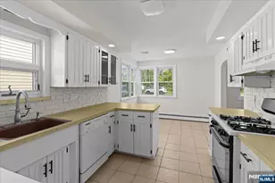 29 Graham Terrace, Saddle Brook Township, NJ 07663 - Photo 27