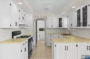 29 Graham Terrace, Saddle Brook Township, NJ 07663 - Photo 25