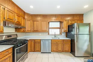 10 Walnut Pkwy, Montclair, NJ 07042 - Photo 19