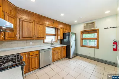 10 Walnut Parkway, Montclair, NJ 07042 - Photo 21
