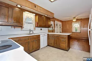 200 Watchung Dr, Hawthorne, NJ 07506 - Photo 13