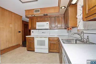 200 Watchung Drive, Hawthorne, NJ 07506 - Photo 15