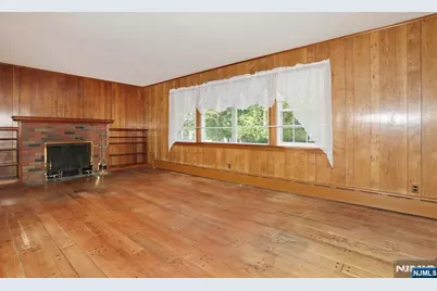 200 Watchung Drive, Hawthorne, NJ 07506 - Photo 9