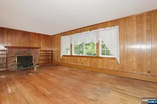 200 Watchung Dr, Hawthorne, NJ 07506 - Photo 9