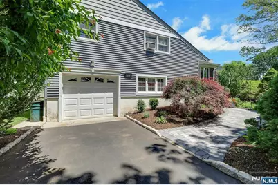 19 Thames Boulevard, Bergenfield, NJ 07621 - Photo 45