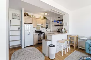 883 E Blvd 1F, Weehawken, NJ 07086 - Photo 9