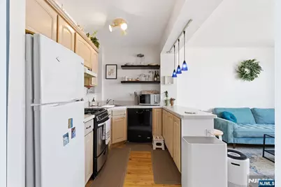 883 E Boulevard 1F #1F, Weehawken, NJ 07086 - Photo 7
