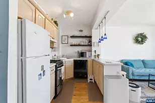 883 E Blvd 1F, Weehawken, NJ 07086 - Photo 7
