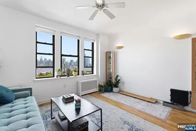 883 E Boulevard 1F #1F, Weehawken, NJ 07086 - Photo 3