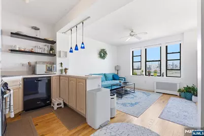 883 E Boulevard 1F #1F, Weehawken, NJ 07086 - Photo 1