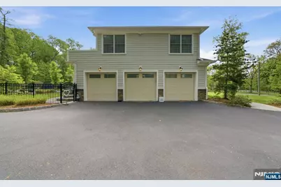 184 Donny Brook Drive, Allendale, NJ 07401 - Photo 47