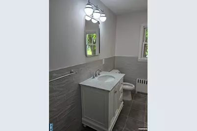 639 Oakdene Avenue 1 #1, Ridgefield, NJ 07657 - Photo 9