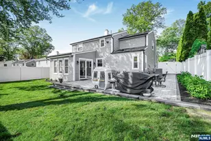 35 Stuart St, Waldwick, NJ 07463 - Photo 25