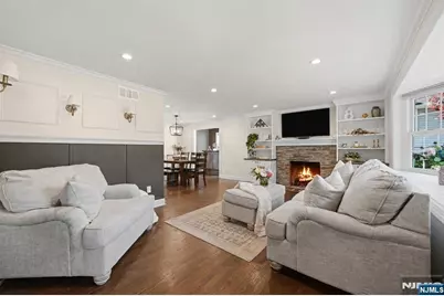 35 Stuart Street, Waldwick, NJ 07463 - Photo 5