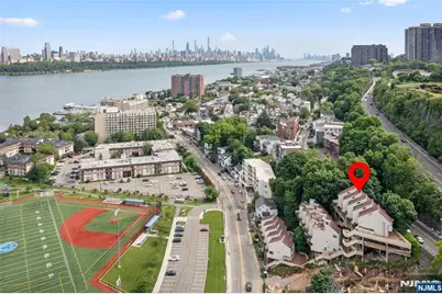 101 State Rt 5 302 #302, Edgewater, NJ 07020 - Photo 25