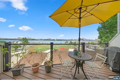 101 State Rt 5 302 #302, Edgewater, NJ 07020 - Photo 13