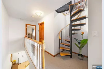 101 State Rt 5 302 #302, Edgewater, NJ 07020 - Photo 21