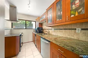 101 State Rt 5 302, Edgewater, NJ 07020 - Photo 7