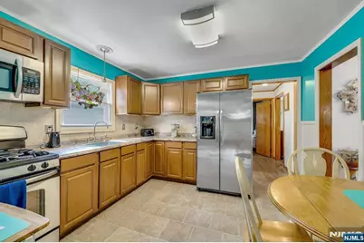 18 Ilford Avenue, North Arlington, NJ 07031 - Photo 11