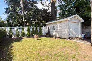 262 Windsor Rd, Wood Ridge, NJ 07075 - Photo 17