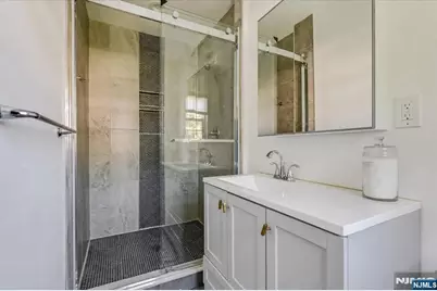 32 Brantwood Place, Clifton, NJ 07013 - Photo 7
