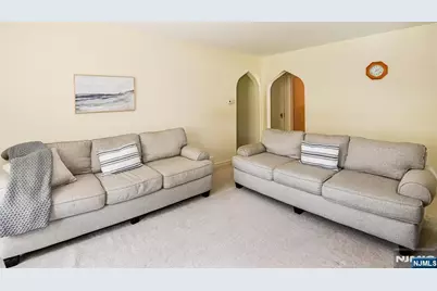 111 Jackson Avenue, Wayne, NJ 07470 - Photo 9