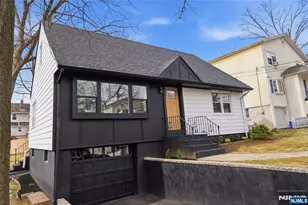116 Washington Pl, Teaneck Township, NJ 07666 - Photo 5