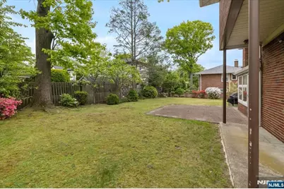 535 Summit, Englewood Cliffs, NJ 07632 - Photo 31