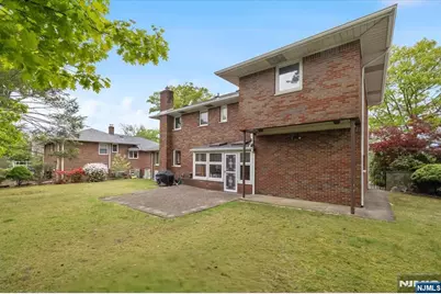 535 Summit, Englewood Cliffs, NJ 07632 - Photo 31