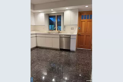 535 Summit, Englewood Cliffs, NJ 07632 - Photo 3