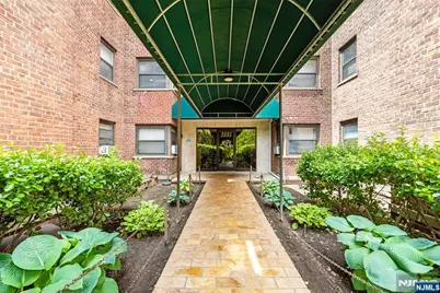 2335 Hudson Terrace D6 #D6, Fort Lee, NJ 07024 - Photo 15