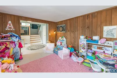 319 Winifred Drive, Totowa, NJ 07512 - Photo 13
