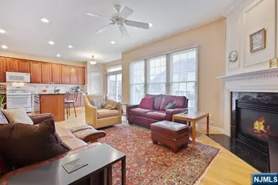 47 Mulberry Court, Paramus, NJ 07652 - Photo 7