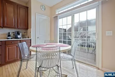 47 Mulberry Court, Paramus, NJ 07652 - Photo 9