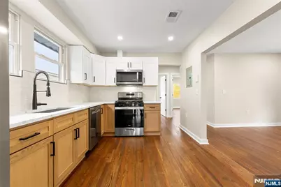 218 Ampere Parkway, Bloomfield, NJ 07003 - Photo 17