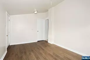 68 Mohawk Ave 2nd Fl, Hawthorne, NJ 07506 - Photo 11