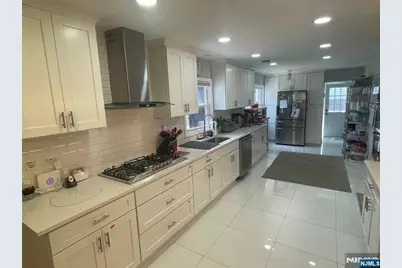 701 Sunderland Road, Teaneck Township, NJ 07666 - Photo 5