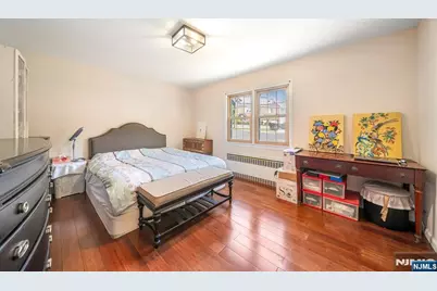 553 Ray Avenue, Ridgefield, NJ 07657 - Photo 13