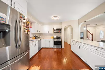 553 Ray Avenue, Ridgefield, NJ 07657 - Photo 9