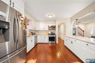 553 Ray Ave, Ridgefield, NJ 07657 - Photo 9
