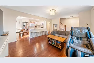 553 Ray Avenue, Ridgefield, NJ 07657 - Photo 5