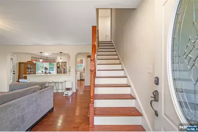 553 Ray Avenue, Ridgefield, NJ 07657 - Photo 17