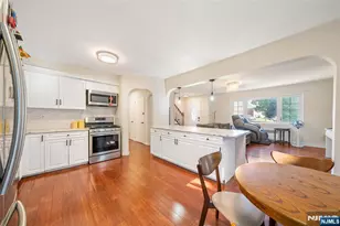 553 Ray Ave, Ridgefield, NJ 07657 - Photo 7