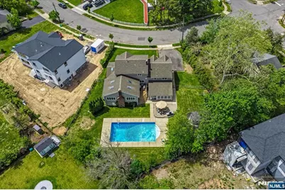 670 Swathmore Lane, Paramus, NJ 07652 - Photo 49