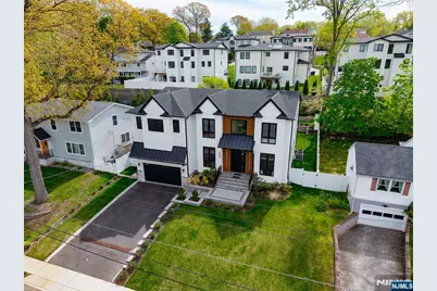 336 Lockwood Drive, Paramus, NJ 07652 - Photo 3