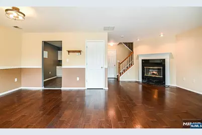 1030 Cumberland Court 1030 #1030, Mahwah, NJ 07430 - Photo 3