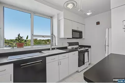 3 Horizon Road 1021 #1021, Fort Lee, NJ 07024 - Photo 11